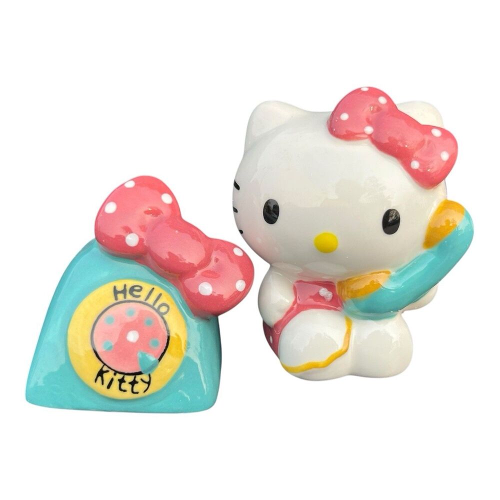 Hello Kitty Phone a Friend Ceramic Salt and Pepper Shakers NIOB